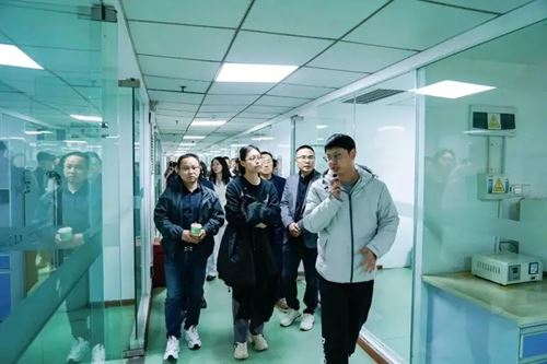 全省140余位外贸精英齐聚华诚生物,共探罗汉果甜蜜事业出海口(图5) 全省140余位外贸精英齐聚华诚生物,共探罗汉果甜蜜事业出海口(图5)